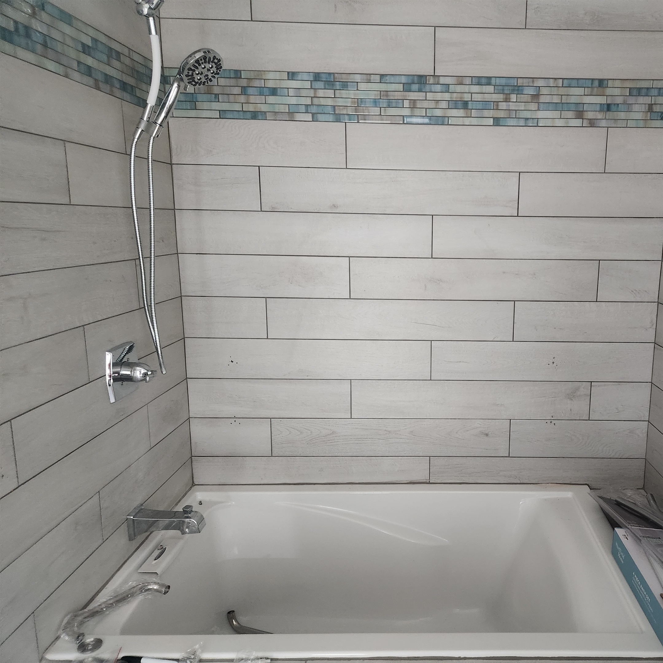 Soaker tub guest bath