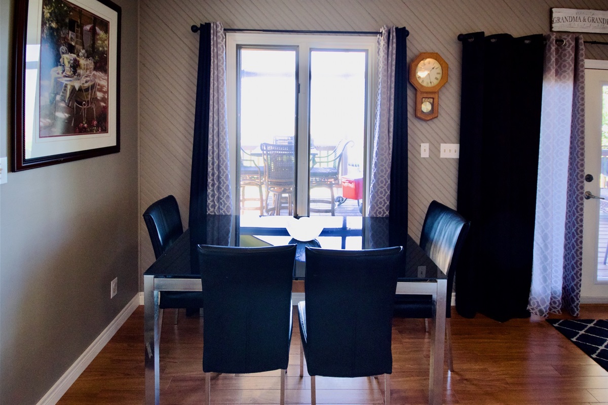 935239aae5574d16a168340958403bba Large