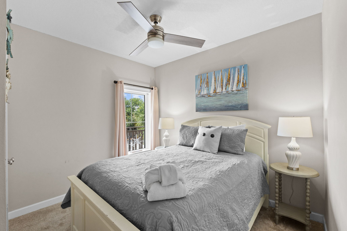 3rd bedroom with Queen bed