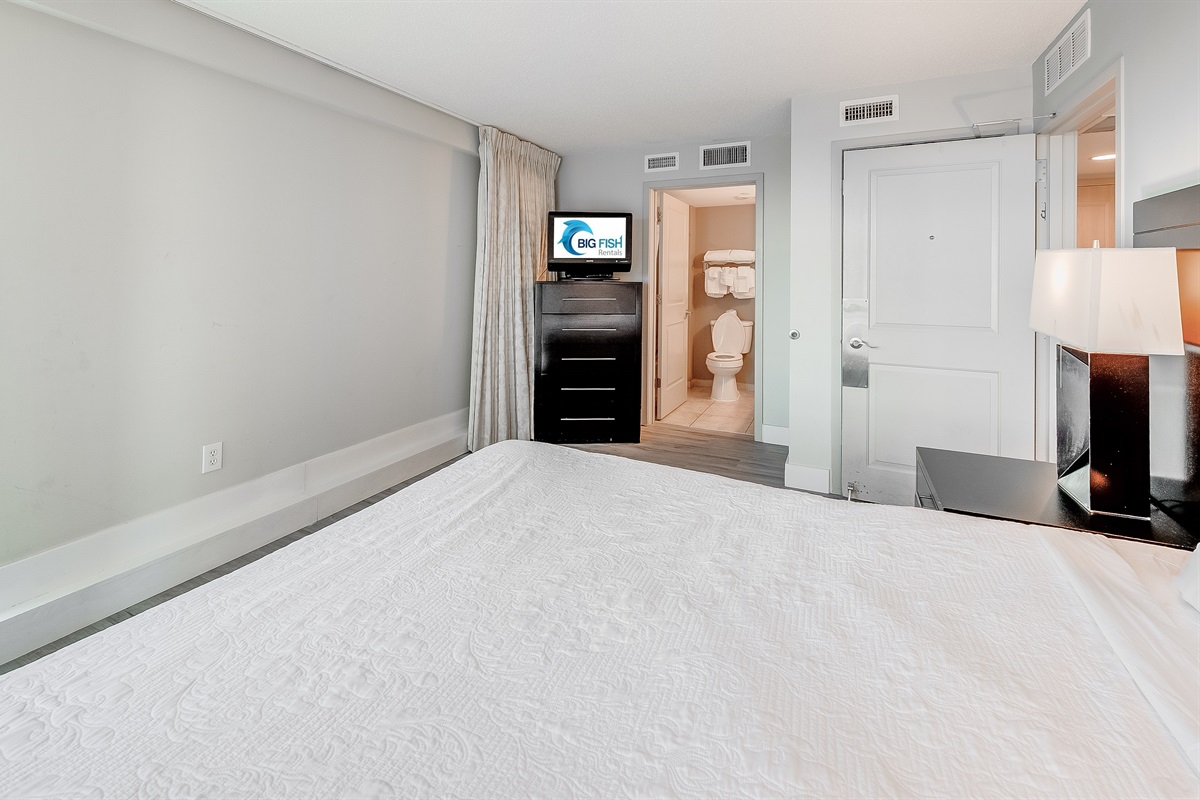 Stunning Bedroom Beautifully Decorated with Amazing Views (Room B)💫✨