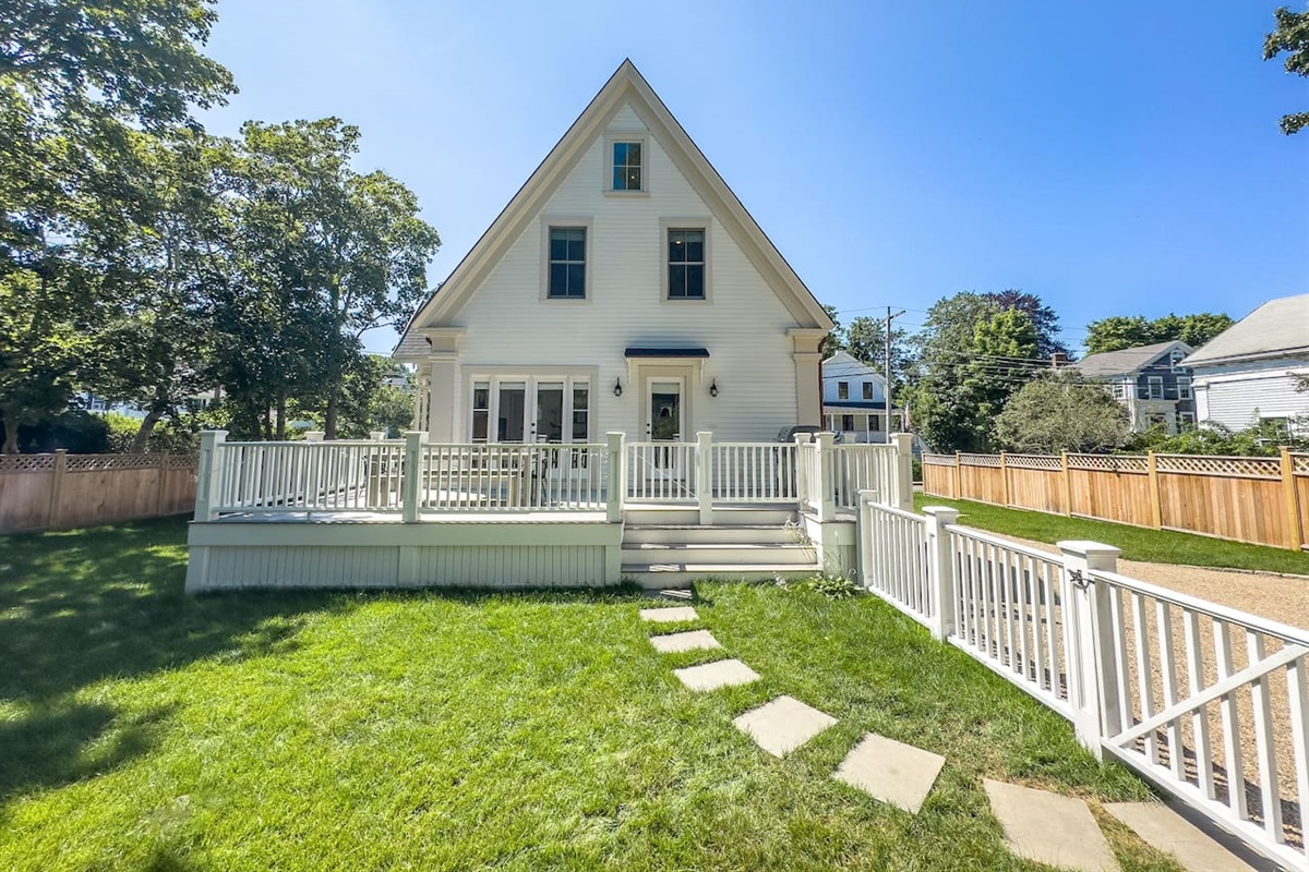 87 Center Street