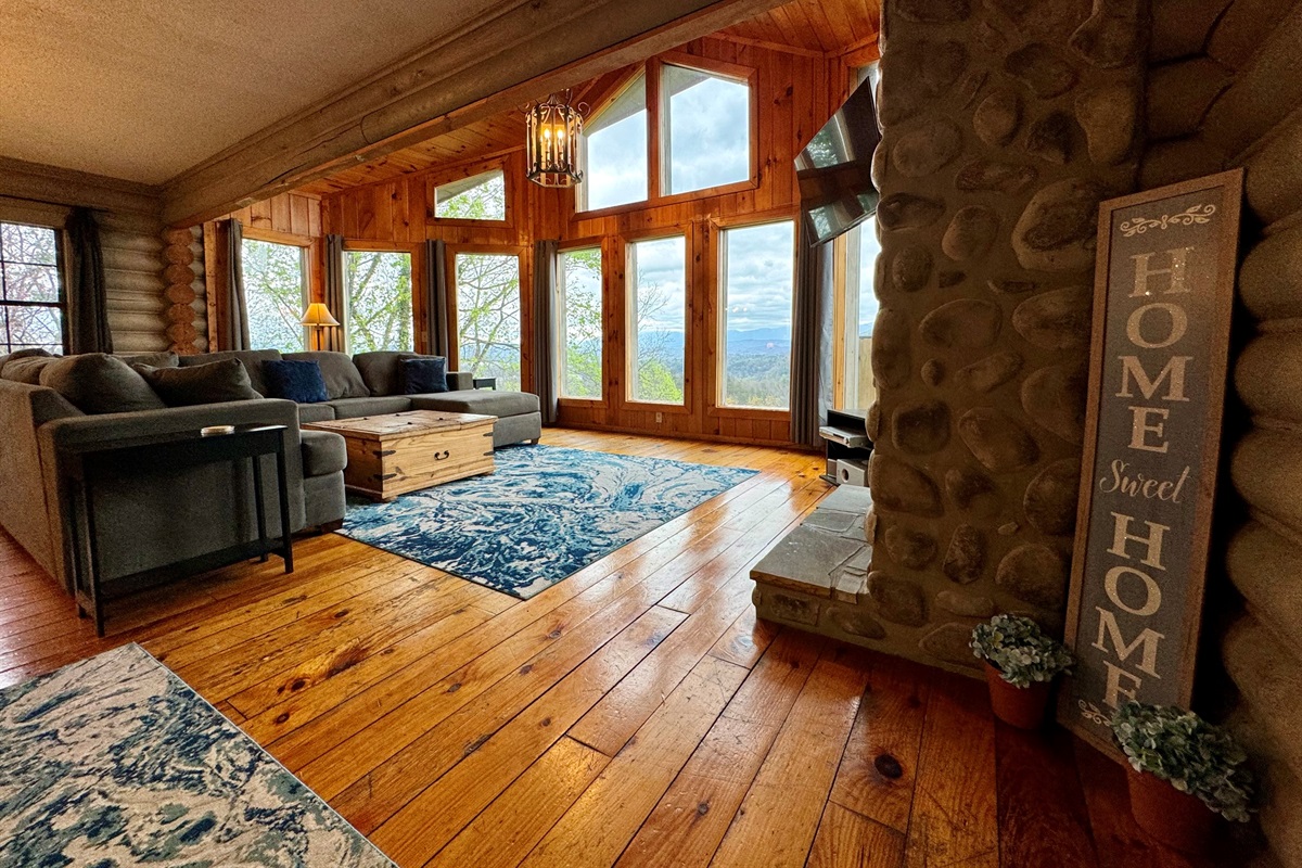 SPRING FAMILY ROOM VIEW