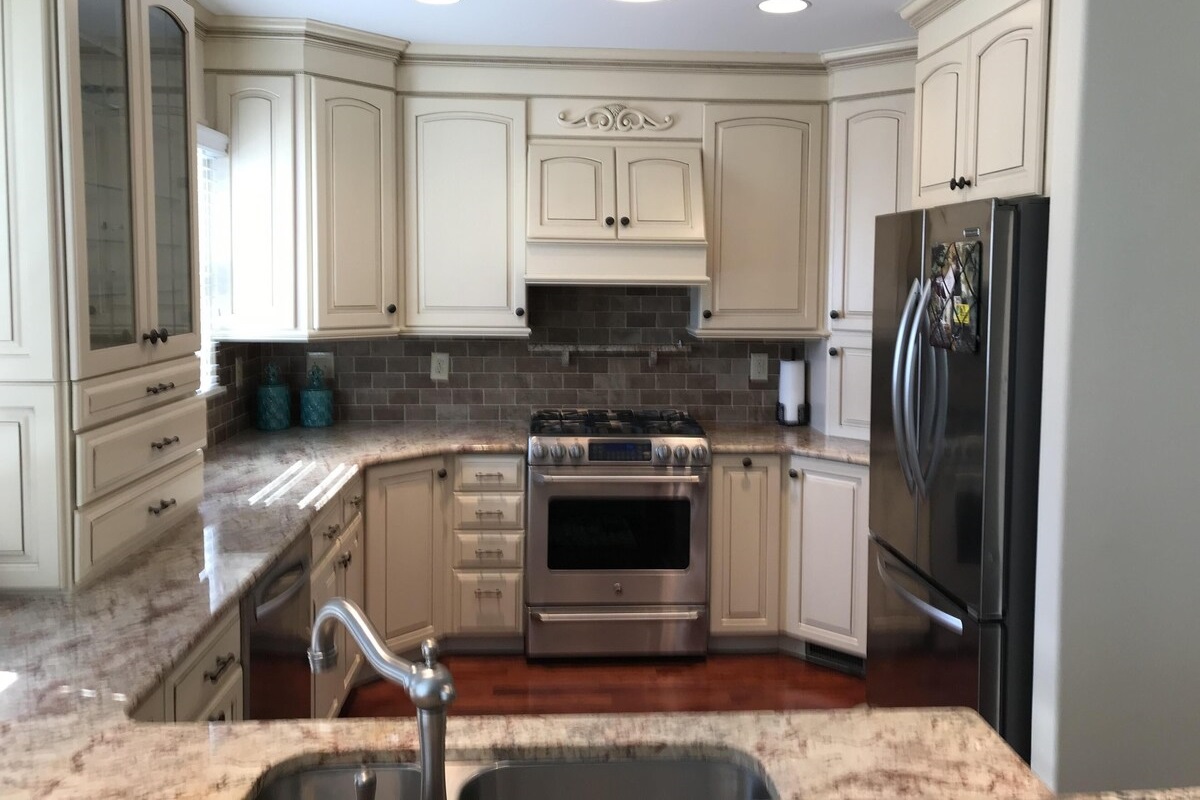 kitchen with lots of upgrades
