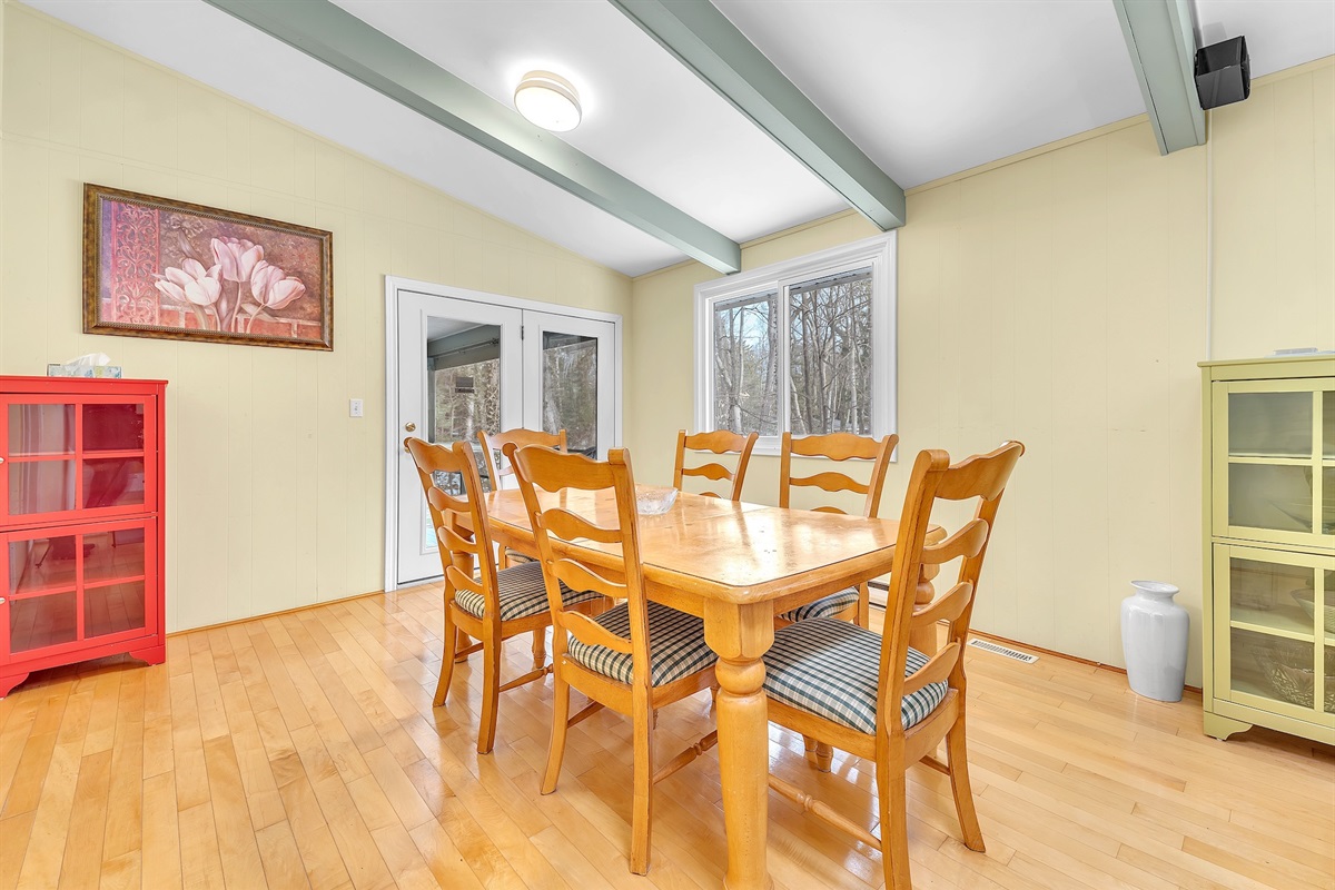 93aacdd759054cd3aa4545b5369e1ce8 Large