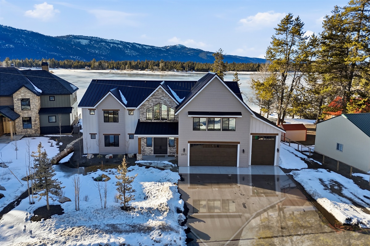 Welcome to Your Exquisite Private Lakeside Retreat