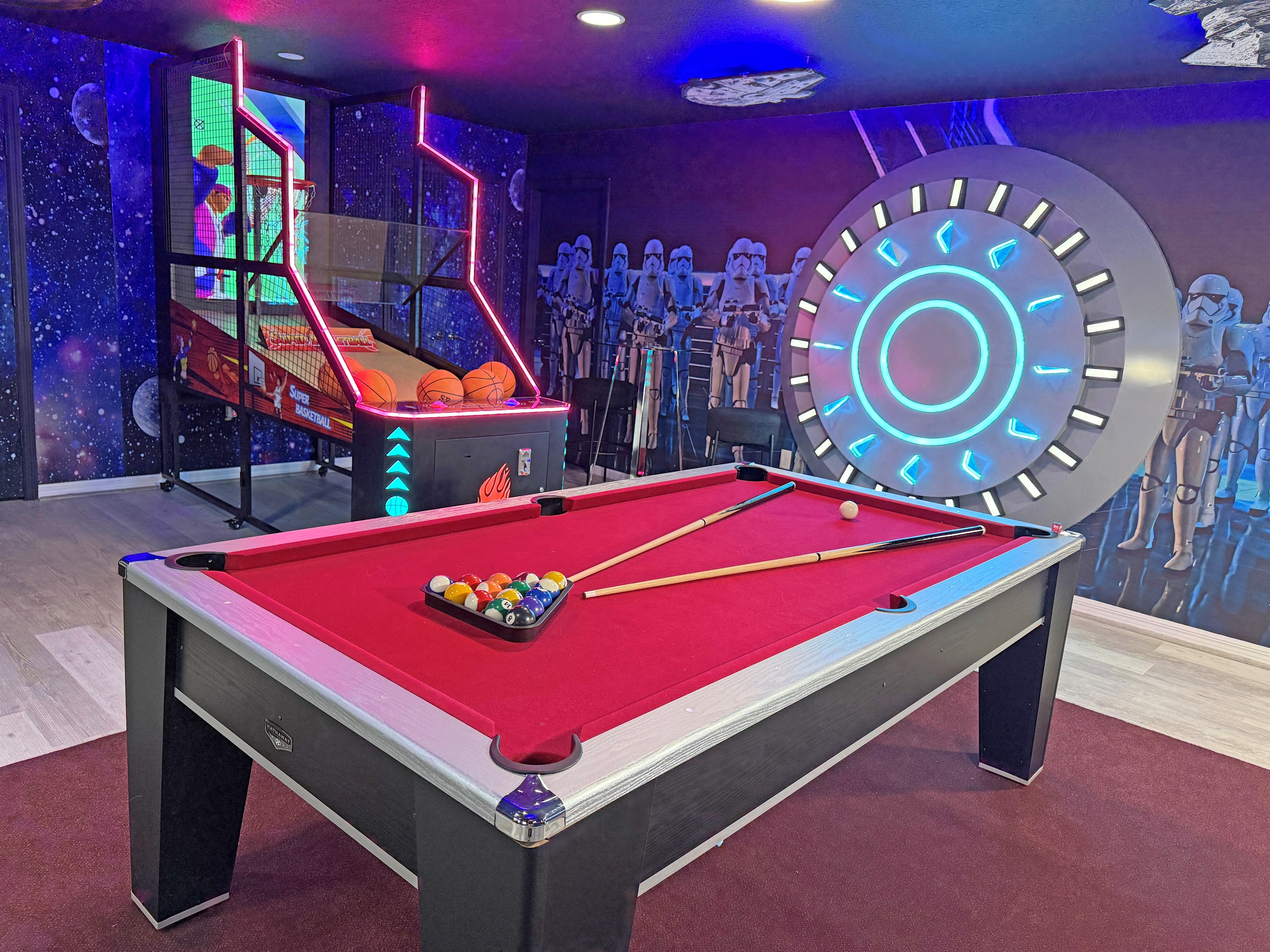 Play Pool And Super Star Basketball Arcade Game