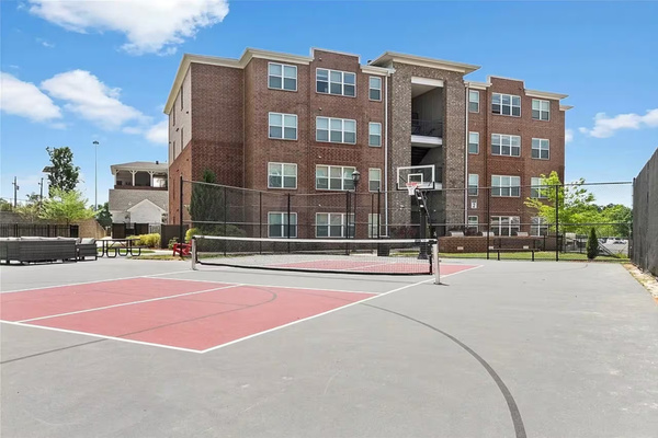 Complex basketball court