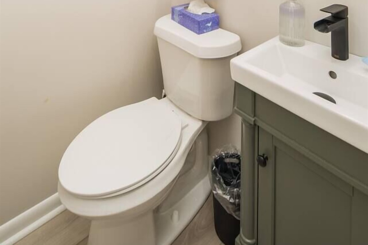 Unit 4: Half Bathroom Bed & Bath Linens Provided