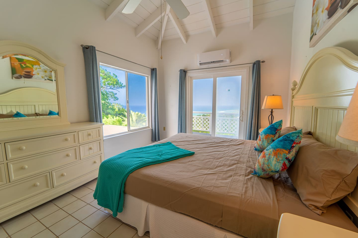Bedroom 3 (King) - w/ shared balcony (located upstairs)