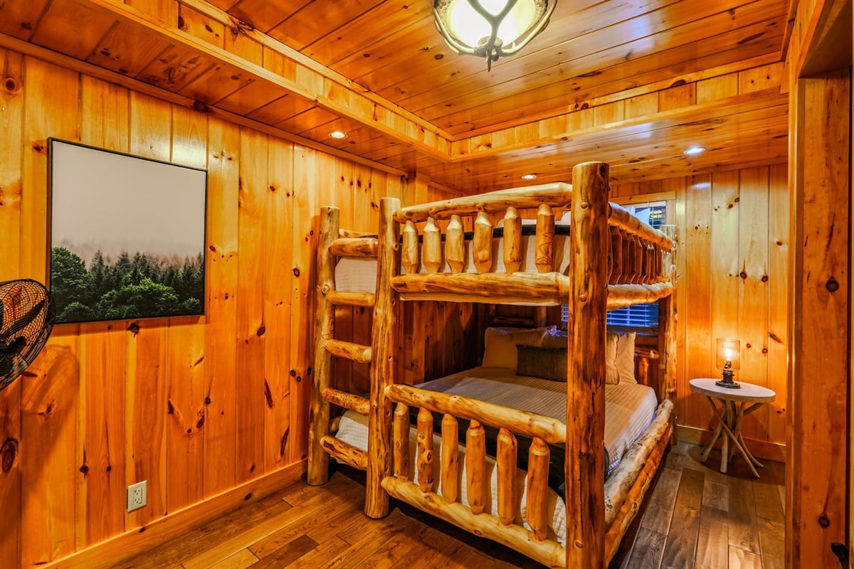Main level  Queen bunk room