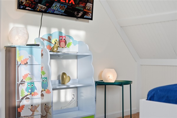 Bedroom 3 with two full size beds, Smart TV