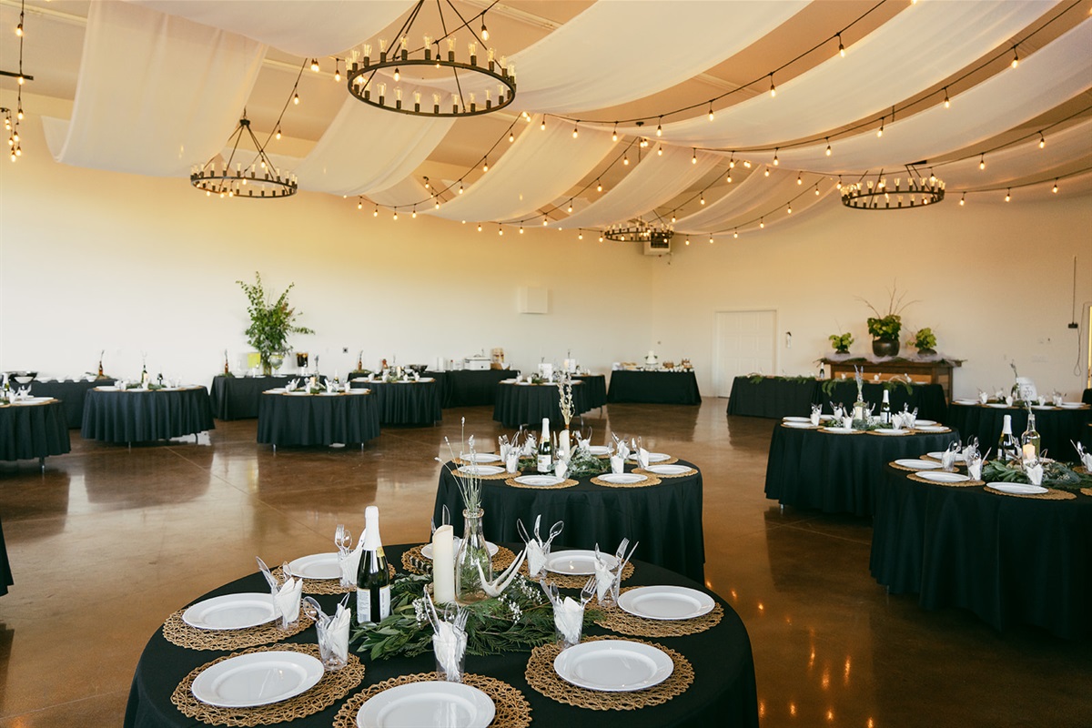 Book your wedding on property at Whitefish Peaks, our wedding venue and event center. This is NOT included with your reservation of Soaring Eagle Lodge.