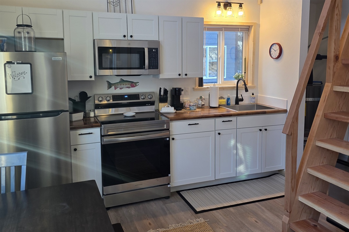 Kitchen and dining area.