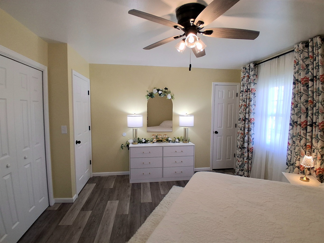 Master Bedroom w/Queen Bed and Master Bathroom w/Urinal