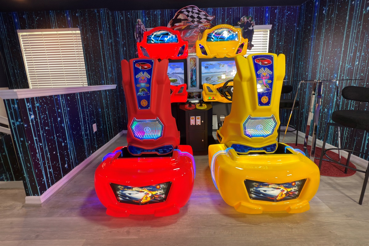 Outrun Race Cars Arcade Game