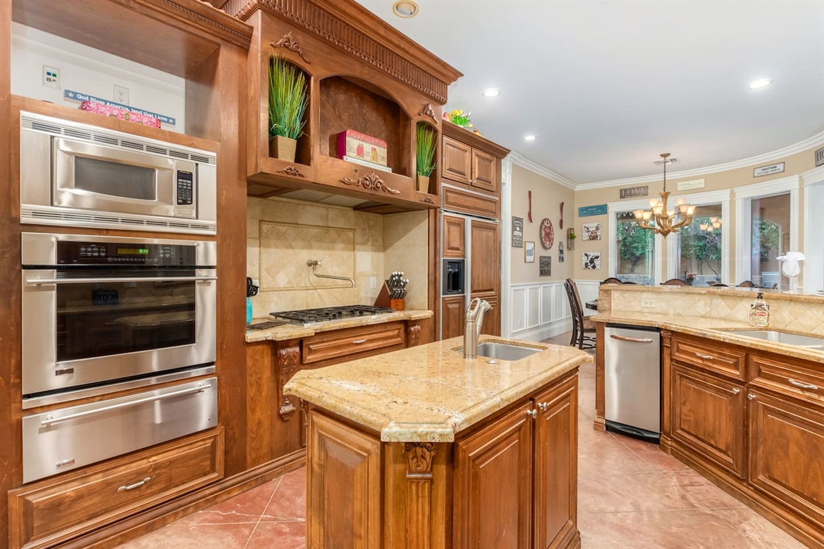Luxurious 5 Bed; Desert Oasis w/ Pool! — Desert Paradise Retreat | Luxe 5BR w/ Pool in Mesa, Mesa, Arizona — photo 31