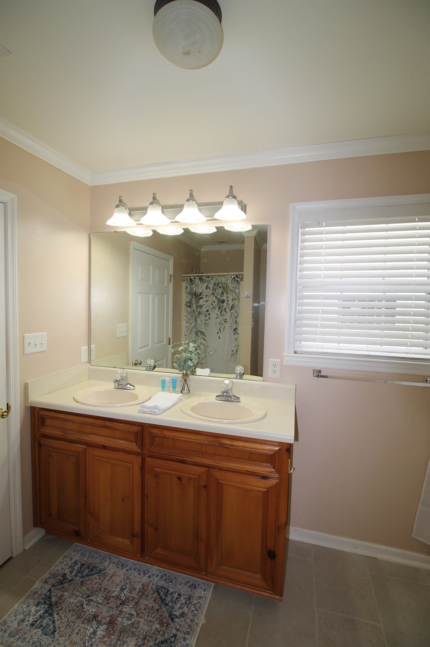 Primary Bathwoom with Double Vanity