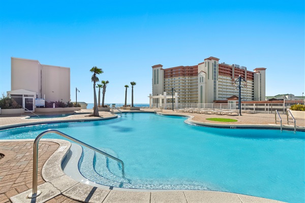 10th Floor pool areas