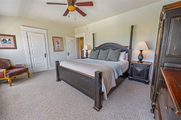 Mark Twain- Bedroom 18 - King Bed