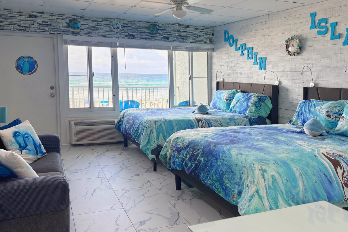 Want to wake up to this every morning? Beachfront/private balcony!