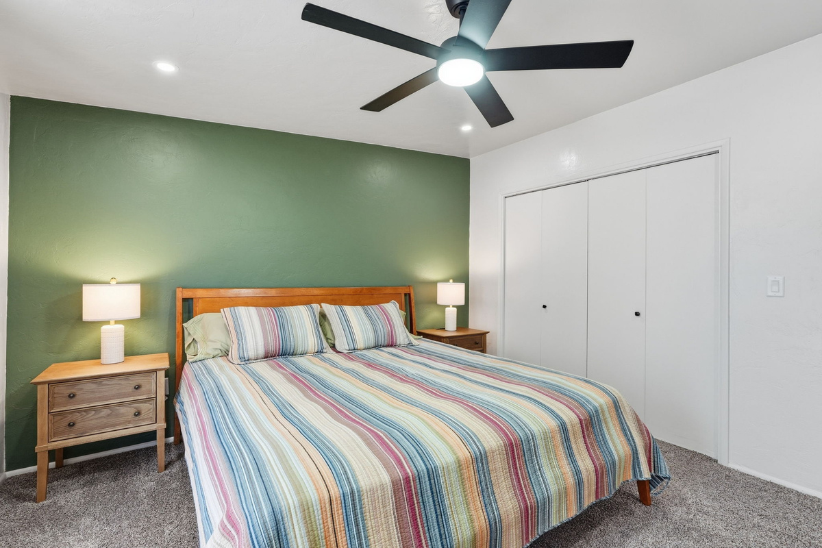 Wind down for a great night's sleep in this King bed.