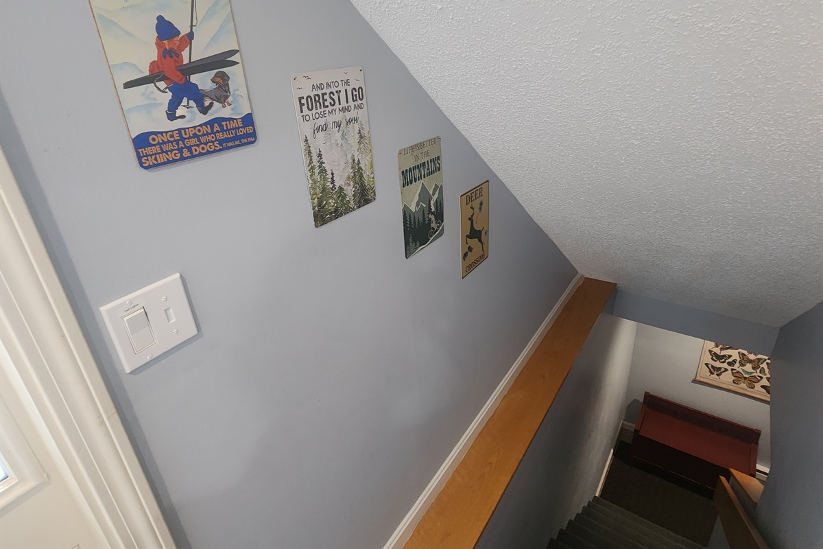 Stairs/Hallway down to 1st Floor