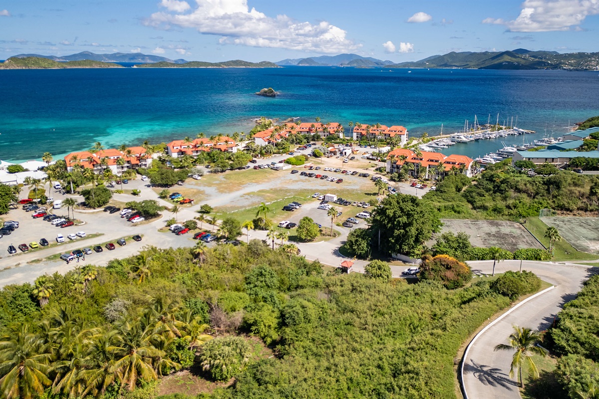 Perfectly set beachfront resort with pool and ocean access