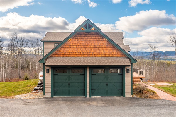 Easy access and plenty of parking with the large driveway.