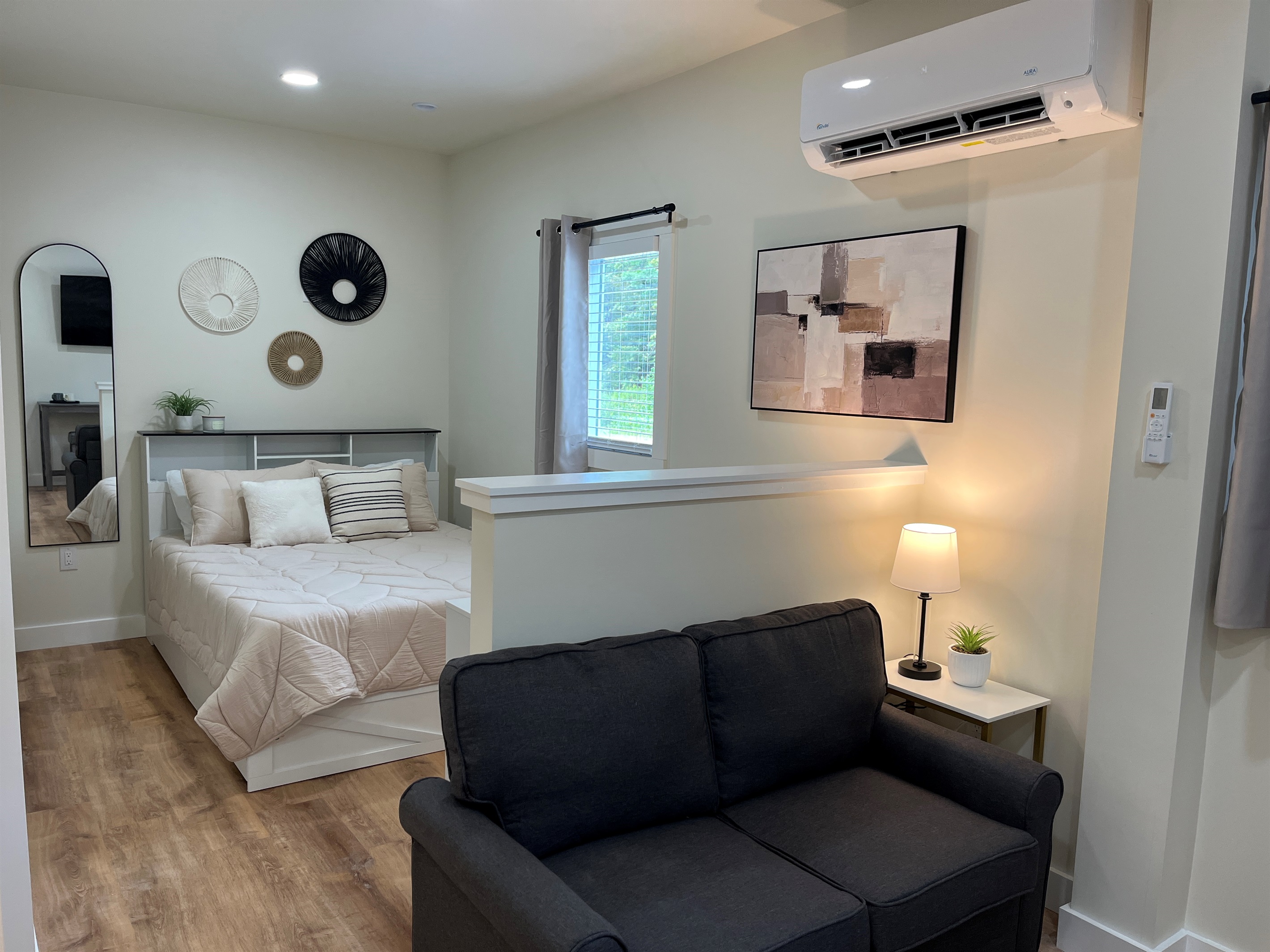 Living and sleeping area