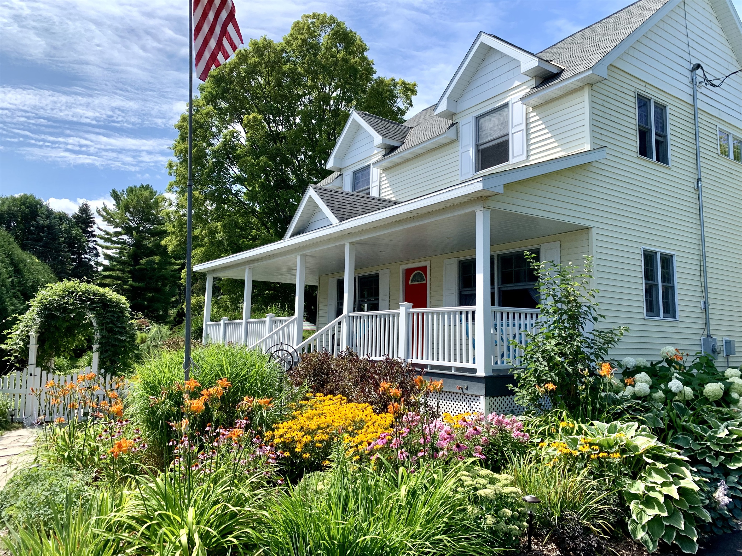 Amazing House, Amazing Garden, Downtown 2
