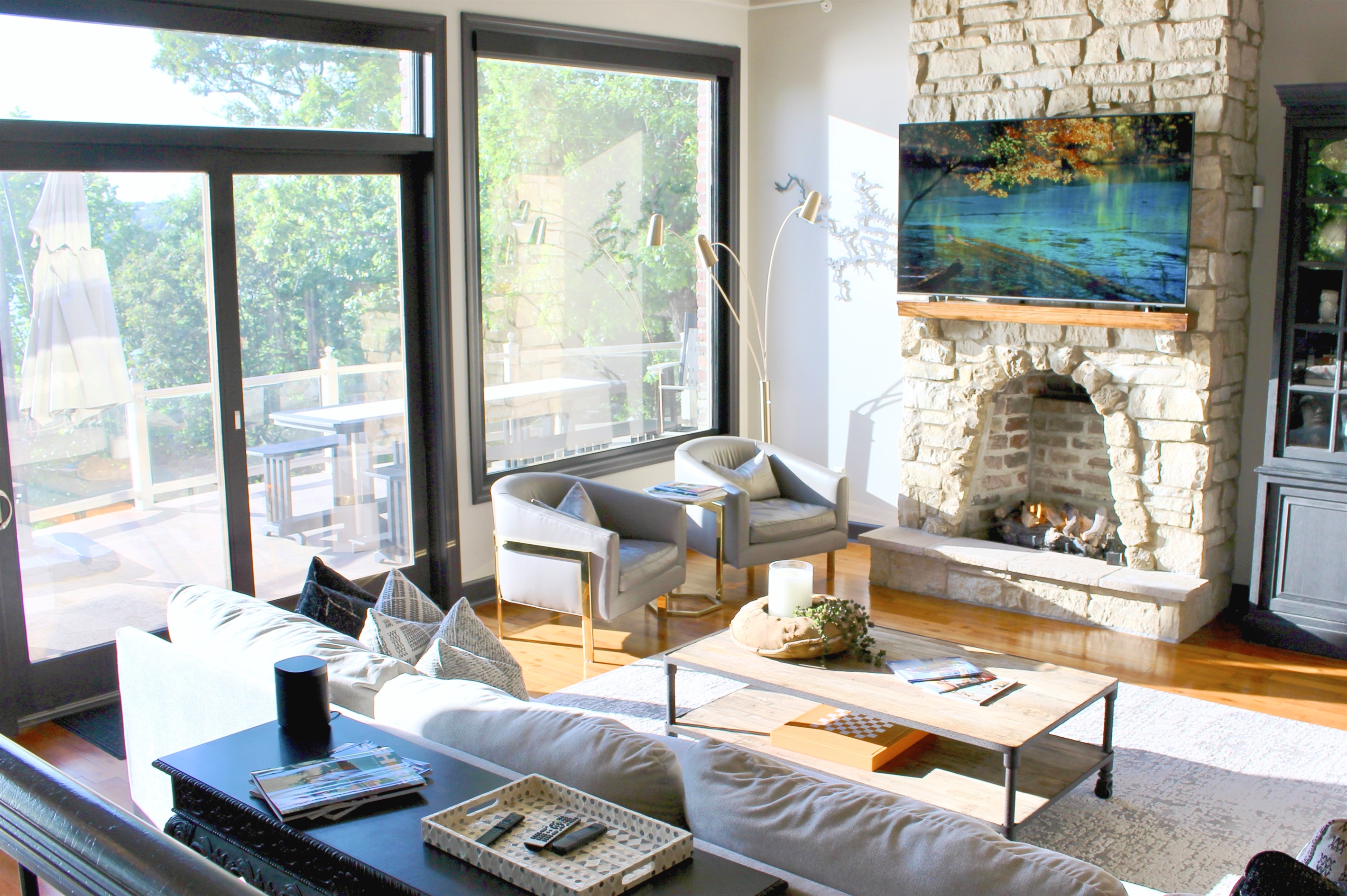 Ceiling to floor windows facing the lake