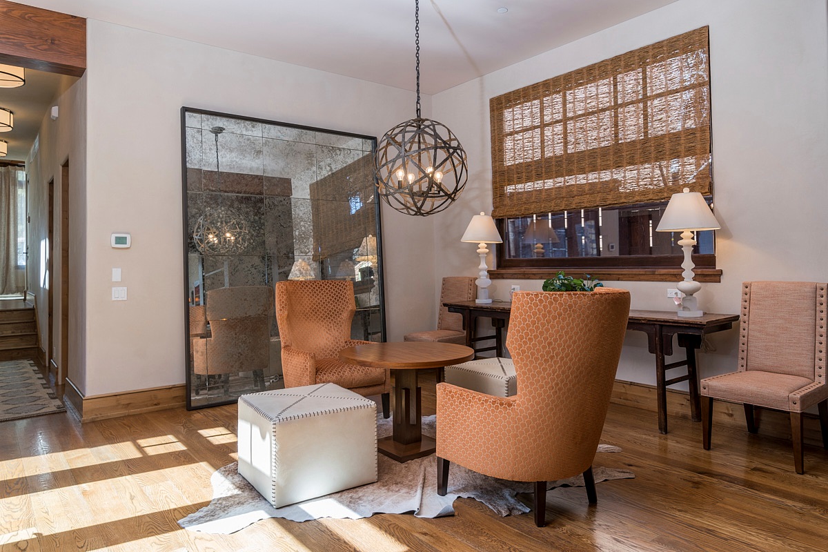 Additional Sitting area with game table