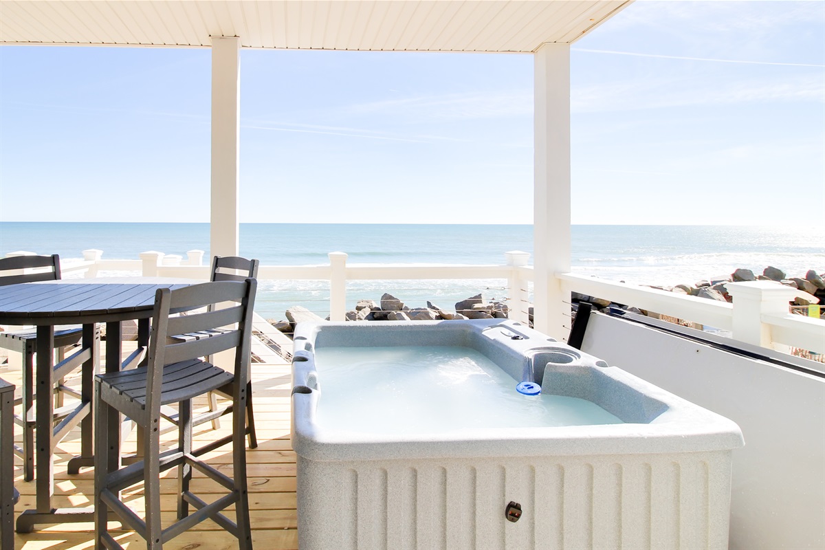 Hot Tub with Amazing Ocean Views!