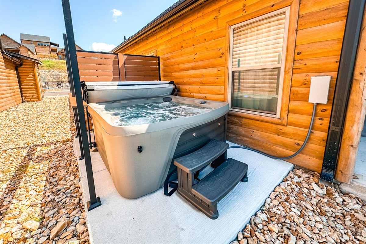 PRIVATE HOT TUB