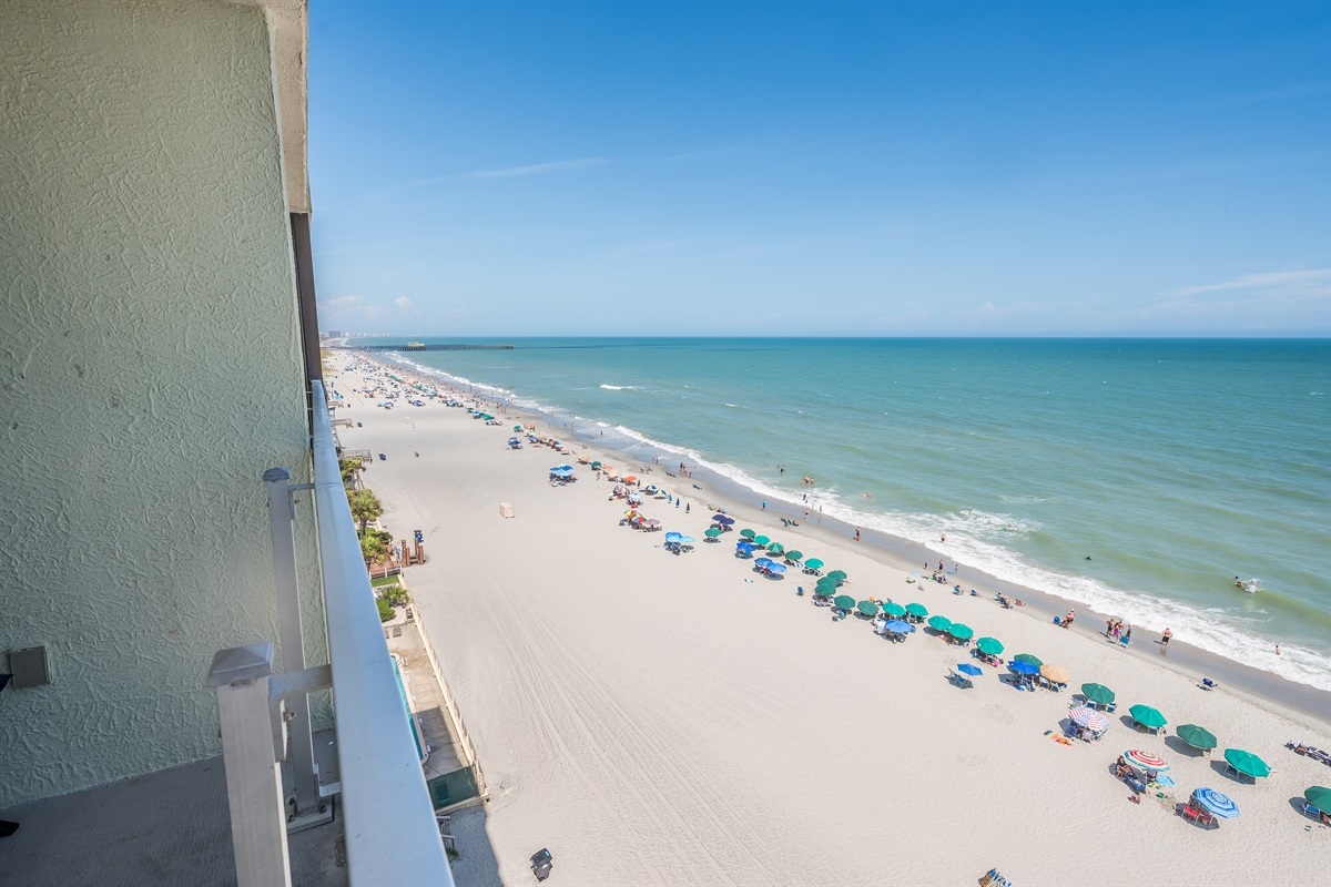 Balcony with Amazing Views of the Ocean🌊☀️