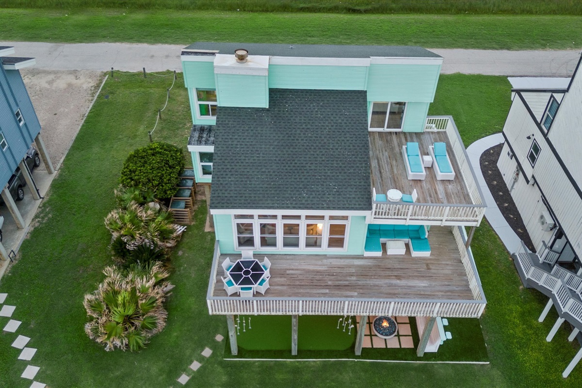 949e540b4c6446efa085676f87c00555 Large | Beachhouse | Texas | TX | Vacation Homes | Galveston | Crystal Beach | Kokomo | Breezy Days | Beachfront Elegance | Sunrise Serenity | Southern Sands Property Management, LLC