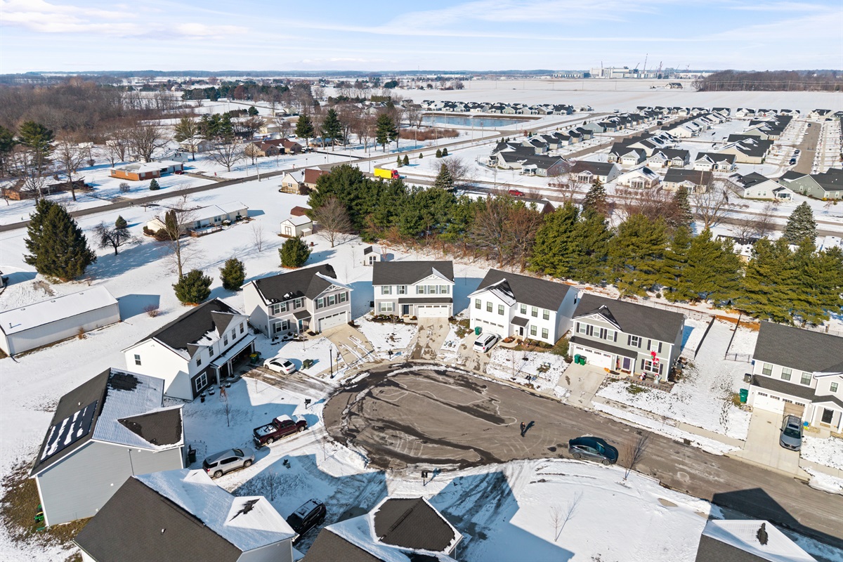 5 min drive to LEAP/Eli Lilly, 30 min drive to Purdue University