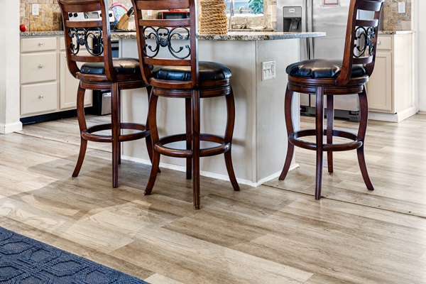 Breakfast nook or Great working area for your laptop!