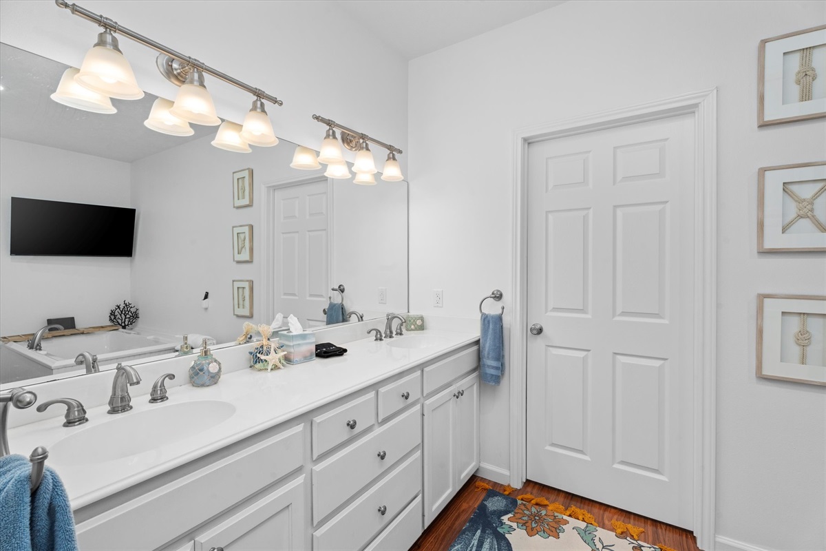 94a93a28c94b4395a412581713ea88f3 Large | Beachhouse | Texas | TX | Vacation Homes | Galveston | Crystal Beach | Kokomo | Breezy Days | Beachfront Elegance | Sunrise Serenity | Southern Sands Property Management, LLC