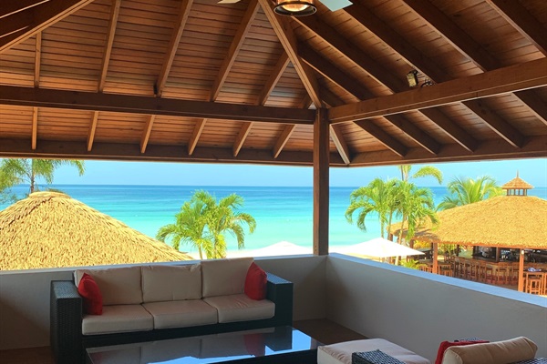 Ocean View Master Bedroom: Blue Oasis Balcony