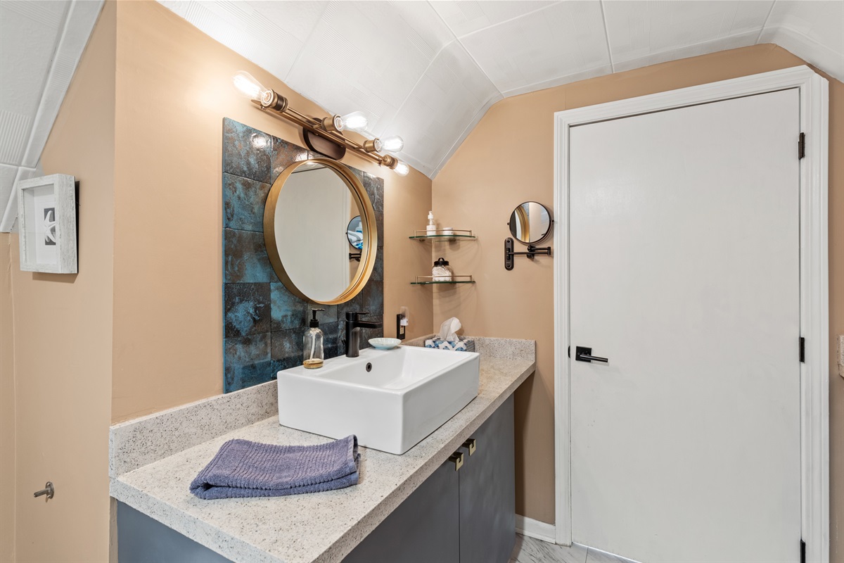 3/4 Bathroom