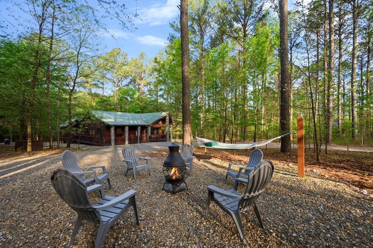 Front cabin firepit area. Pull through driveway great for pulling trailers with toys.