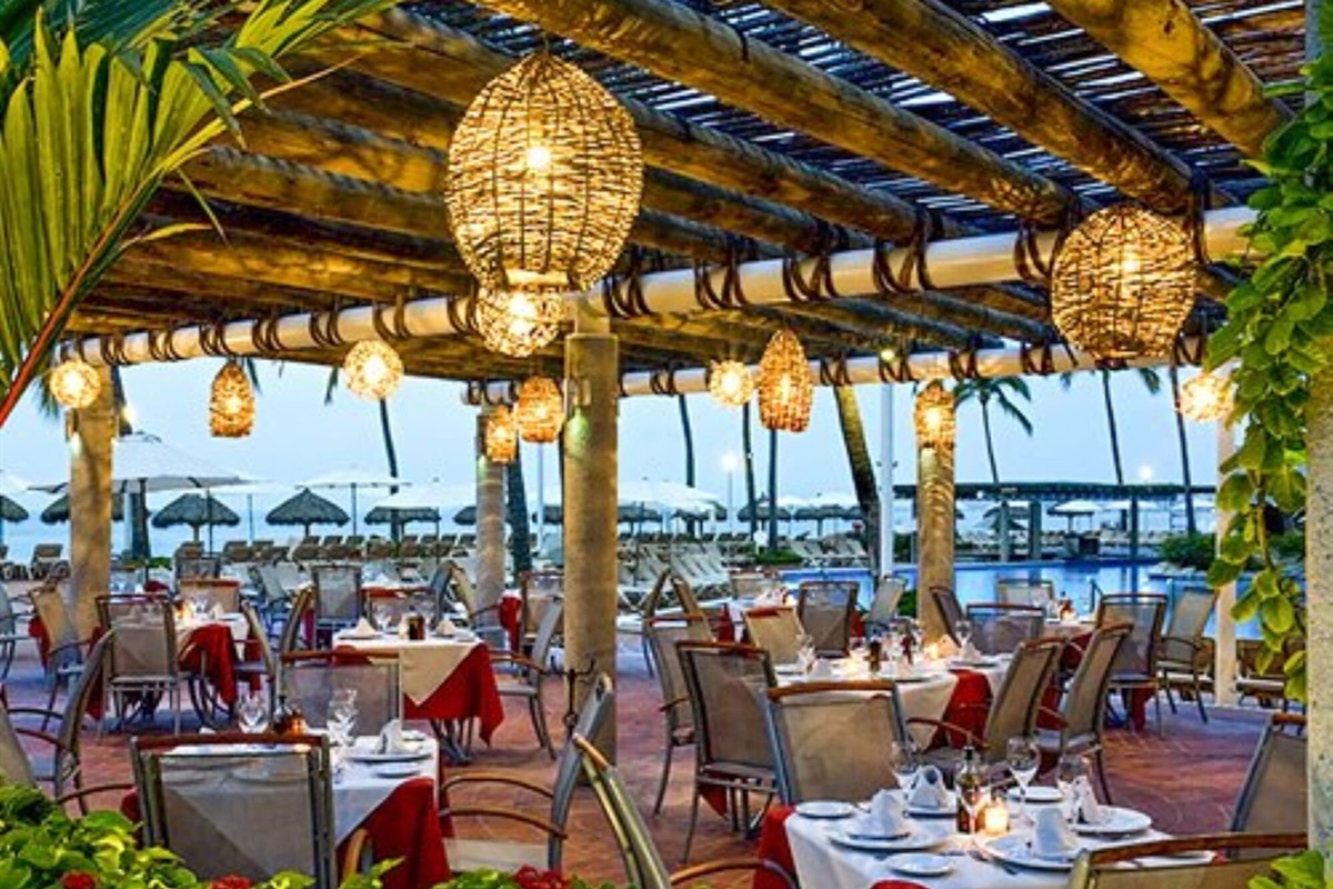 Outdoor Dining @ Buganvilia Vacation Owner Club, Vacation Travel Exclusives