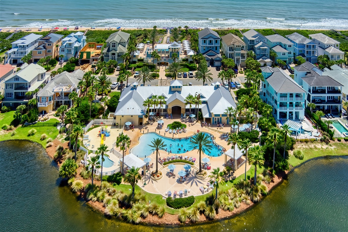 🏖️🌴 Resort-style paradise at Cinnamon Beach! Spend your days poolside at the oceanfront clubhouse—featuring a huge zero-entry pool, kids’ splash area, plenty of loungers, and direct beach access just steps away. 🌊☀️
