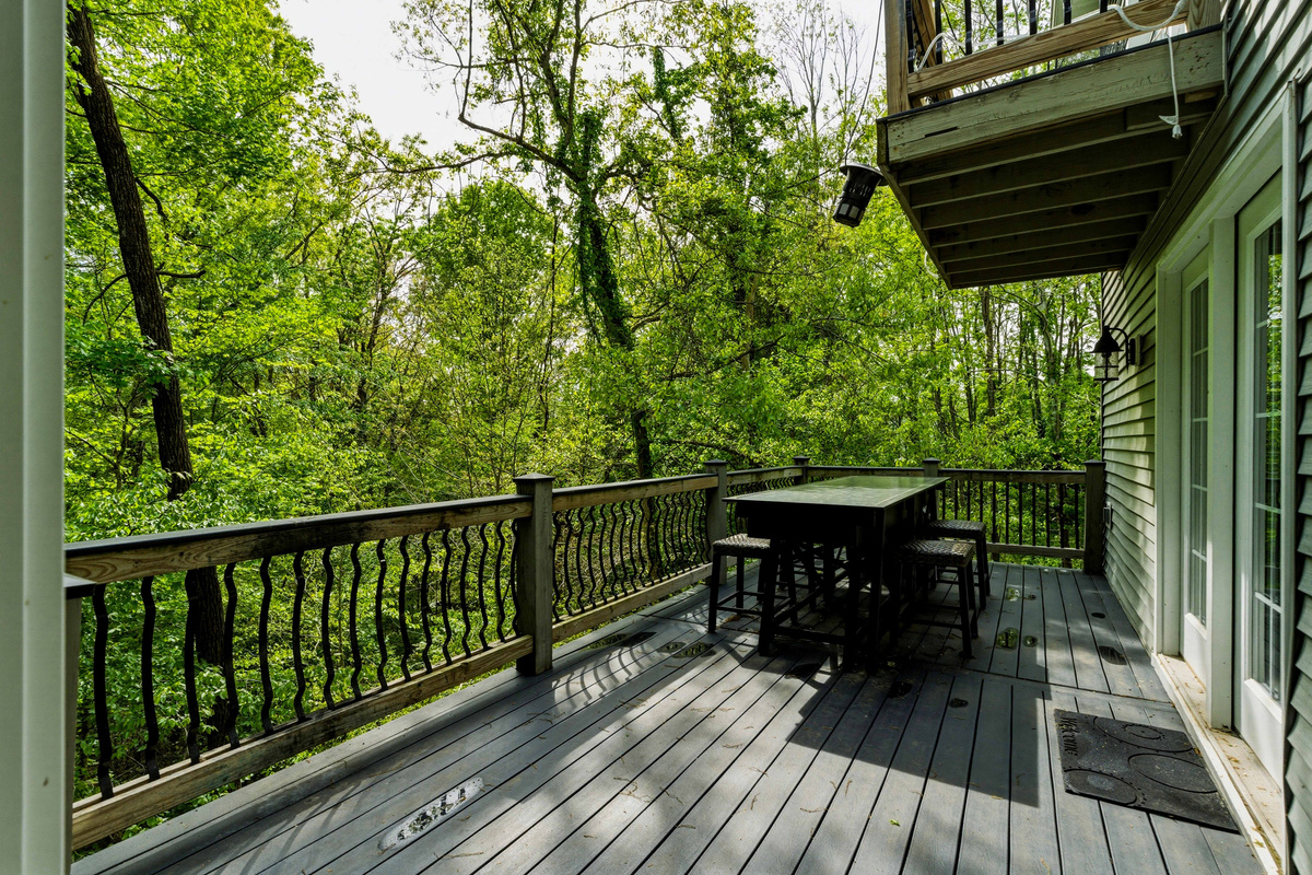 Upper level balcony