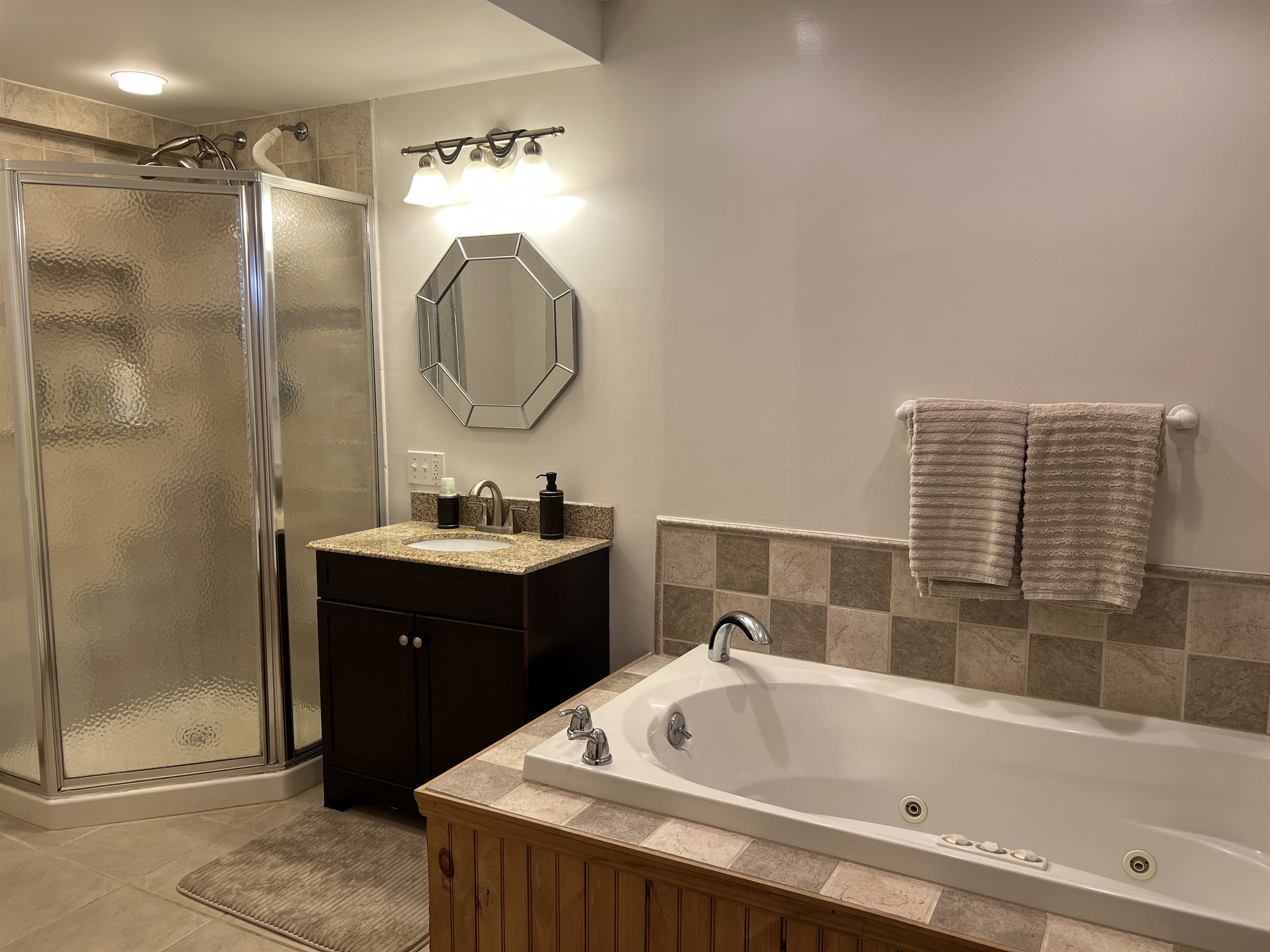 Ensuite bath in King bedroom