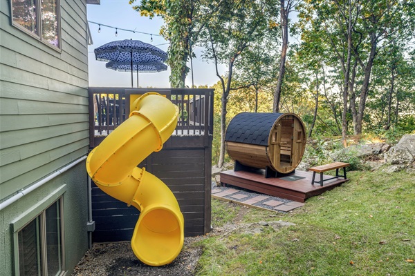 Spiral slide off the upper deck!