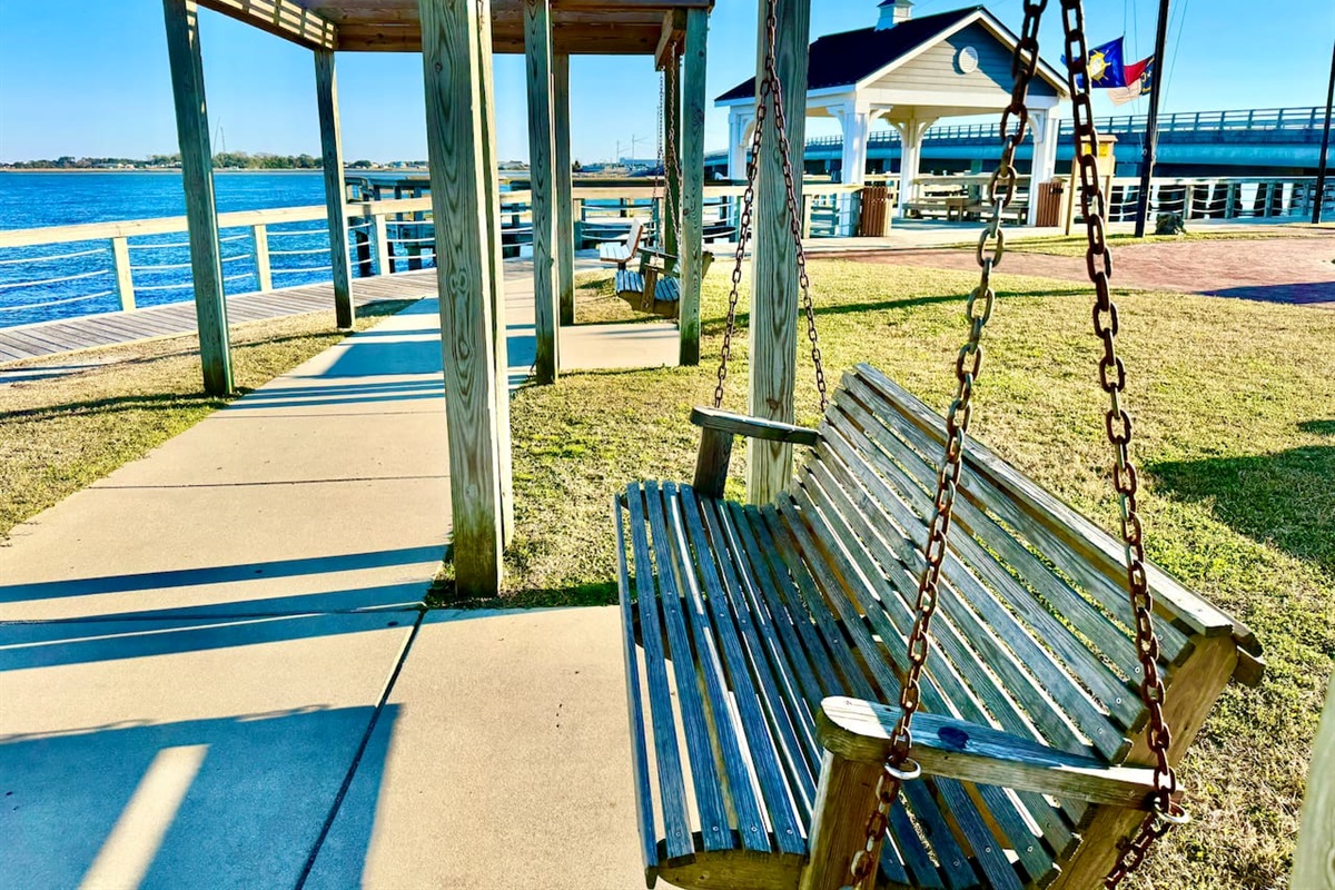 Downtown historic Swansboro on the waterfront - boating, fishing, dining, shopping, live music, and small town fun