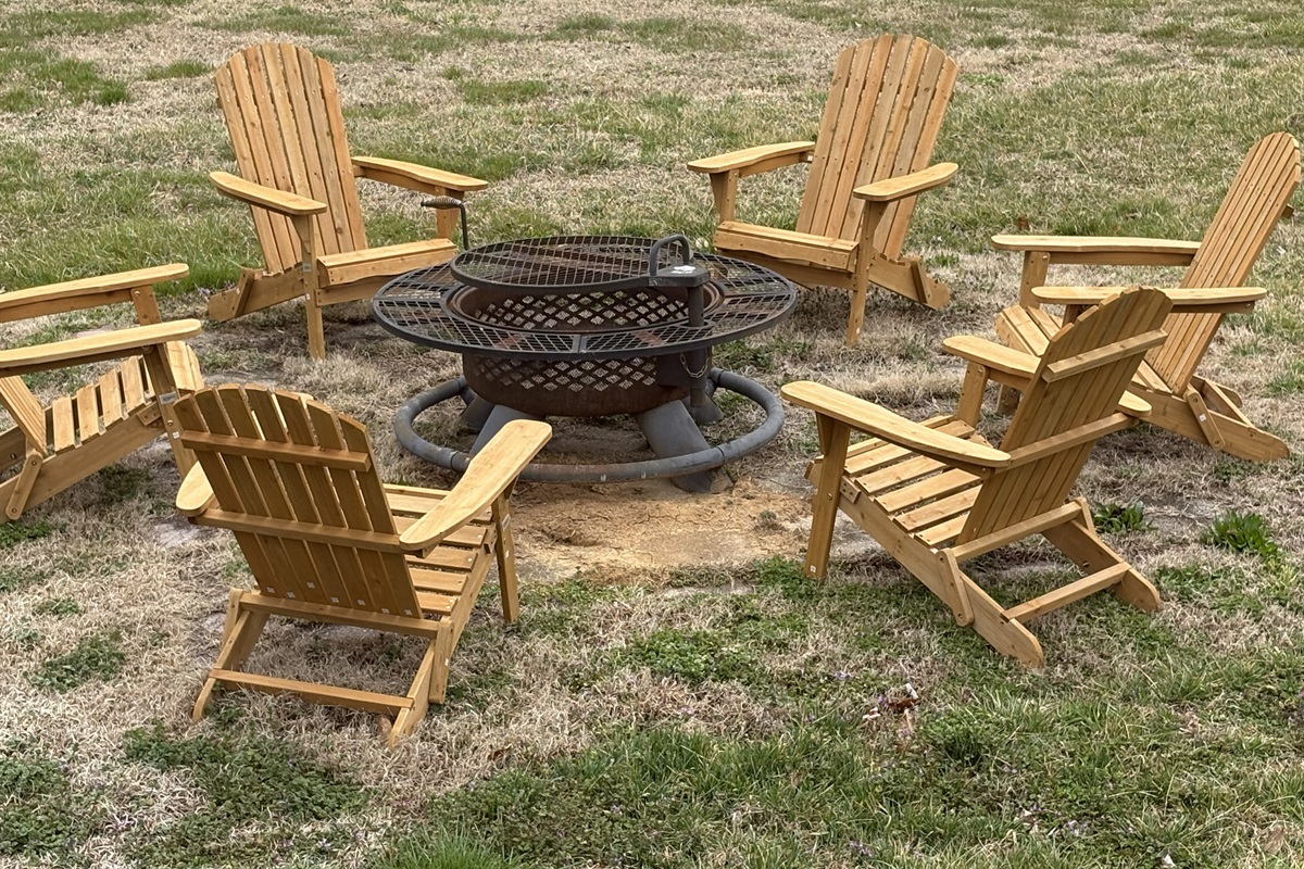 Fire Pit/BBQ area