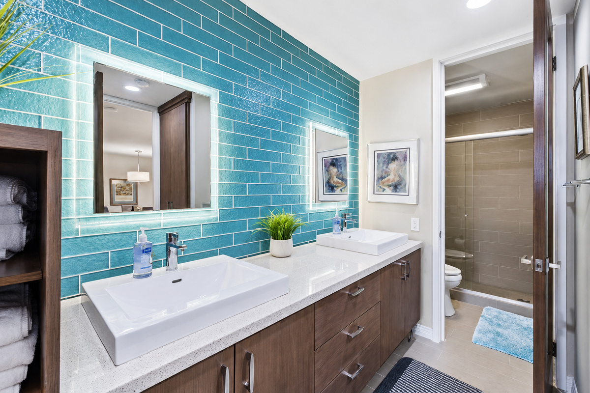 Designer-inspired spa bathroom